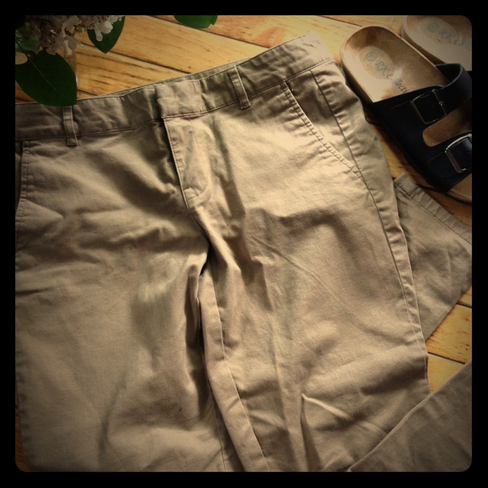 Gap khakis